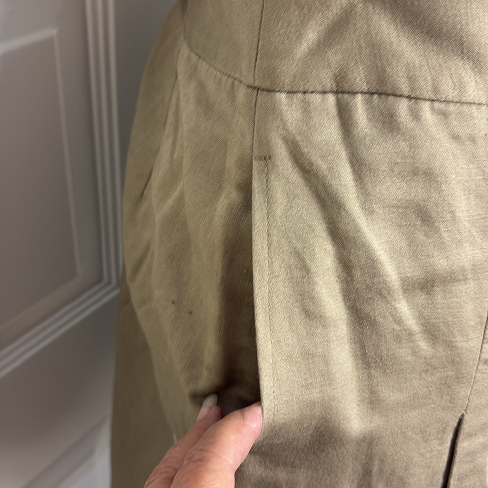 Banana Republic Woodside Khaki Women's Pleated Skirt. Size 2 - Picture 3 of 11